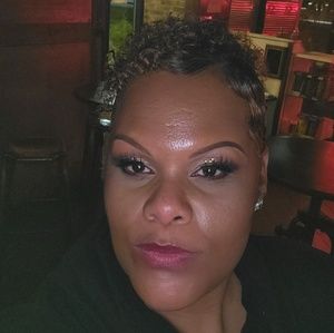 Meet your Posher, Jasmine